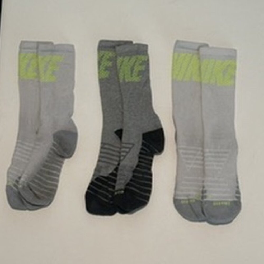 Nike Dri-FIT Crew Socks (3 Pairs – 2 White, 1 Gray, Neon Green Logo)